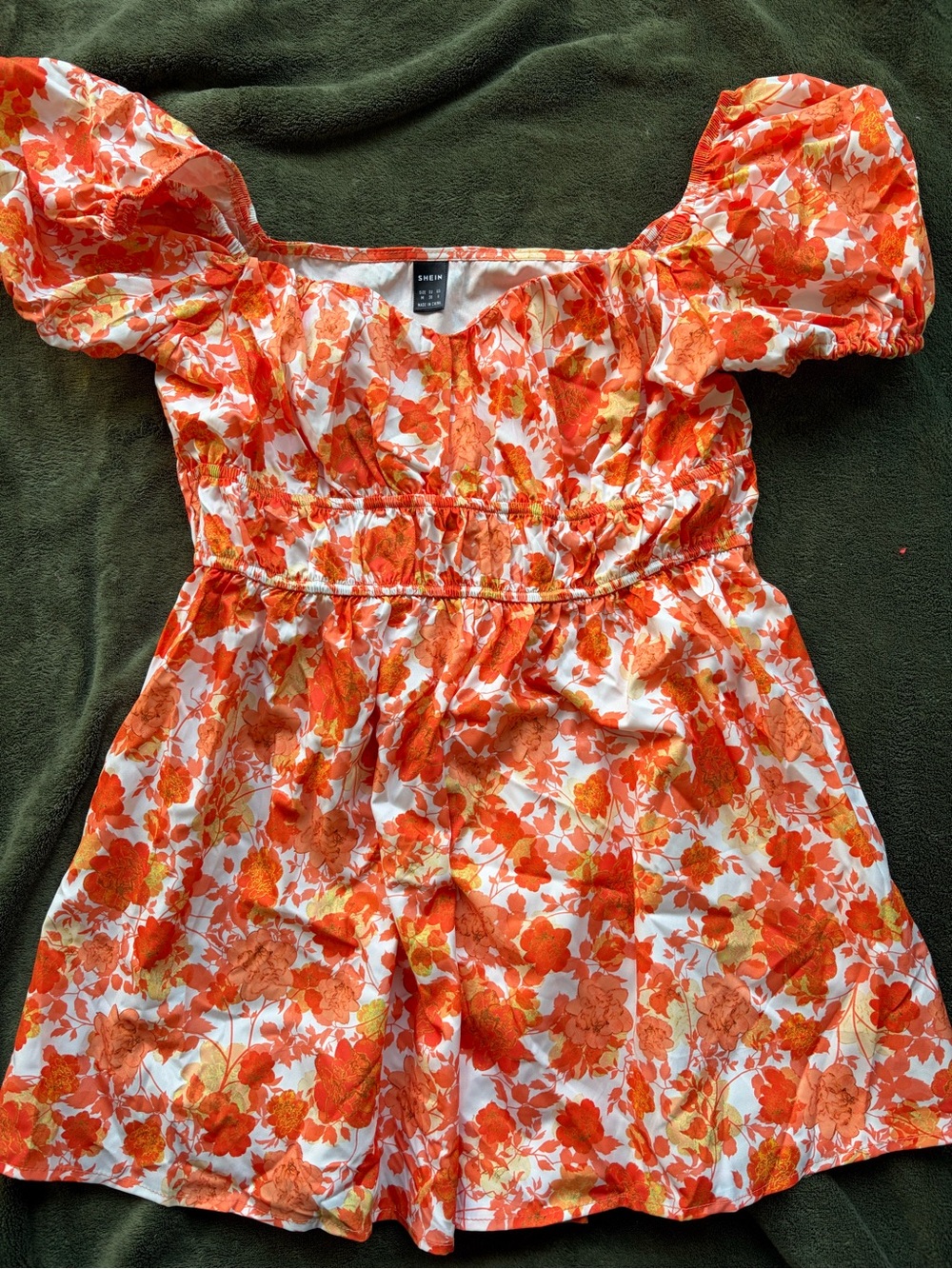 SHEIN Orange Floral Puff-Sleeve Casual romper